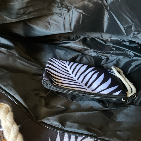 Beach Bag, w/Mini Bag, Palm Leaf theme in Black and White, w/light gold bottom - Picture 5 of 16